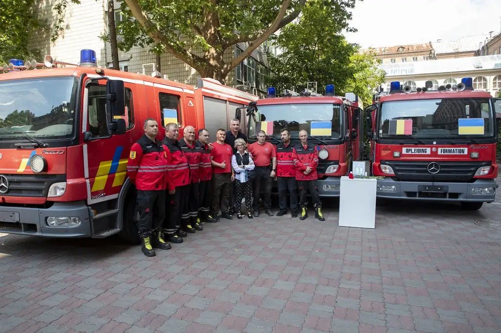 briussel peredav kyievu pozhezhni avtomobili 2 2487 2