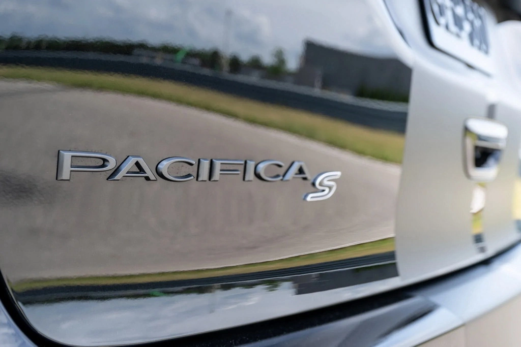 chrysler pacifica roadkill concepts 5 resize 2404 8