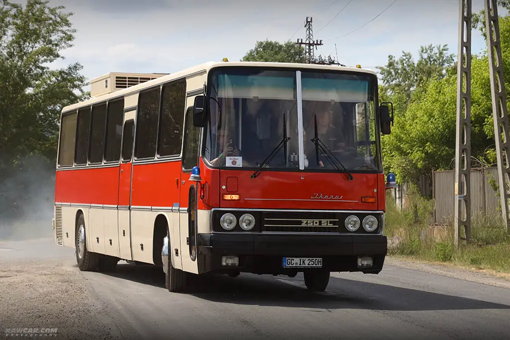desiatky rarytetnykh avtobusiv ikarus zibraly v odnomu mistsi foto 2 2444 8