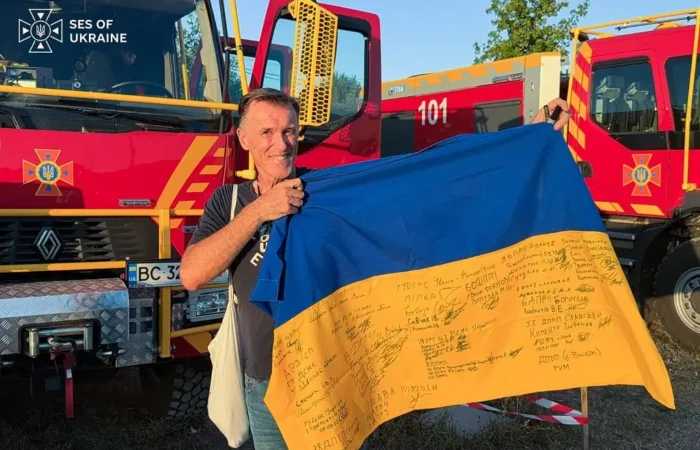 iak ukrainski pozhezhni avtomobili dopomohly vriatuvaty frantsuzke selyshche video 1 2425 1