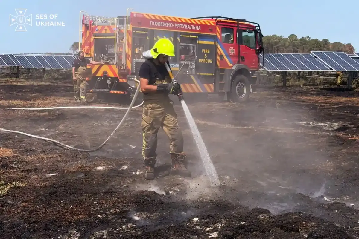 iak ukrainski pozhezhni avtomobili dopomohly vriatuvaty frantsuzke selyshche video 9 2425 13