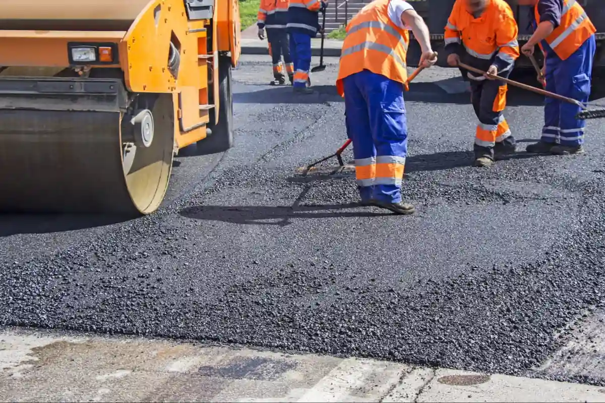iz 10 serpnia u kyievi obmezhuvatymut rukh transportu dvoma prospektamy romana shukhevycha ta holosiivskym 2382 5 1
