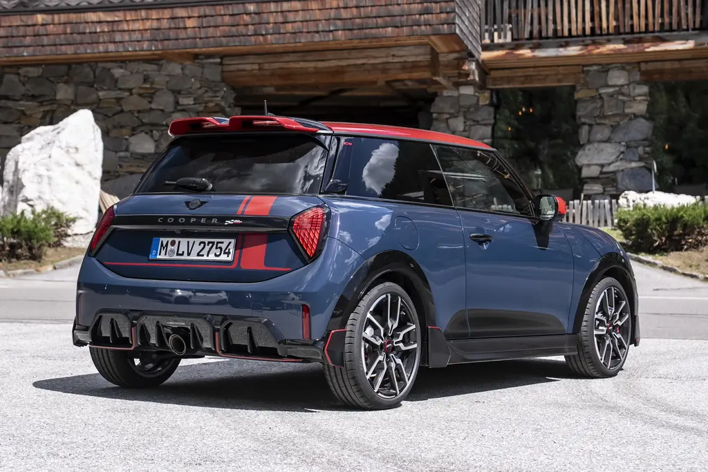 mini jcw 2027 2 resize