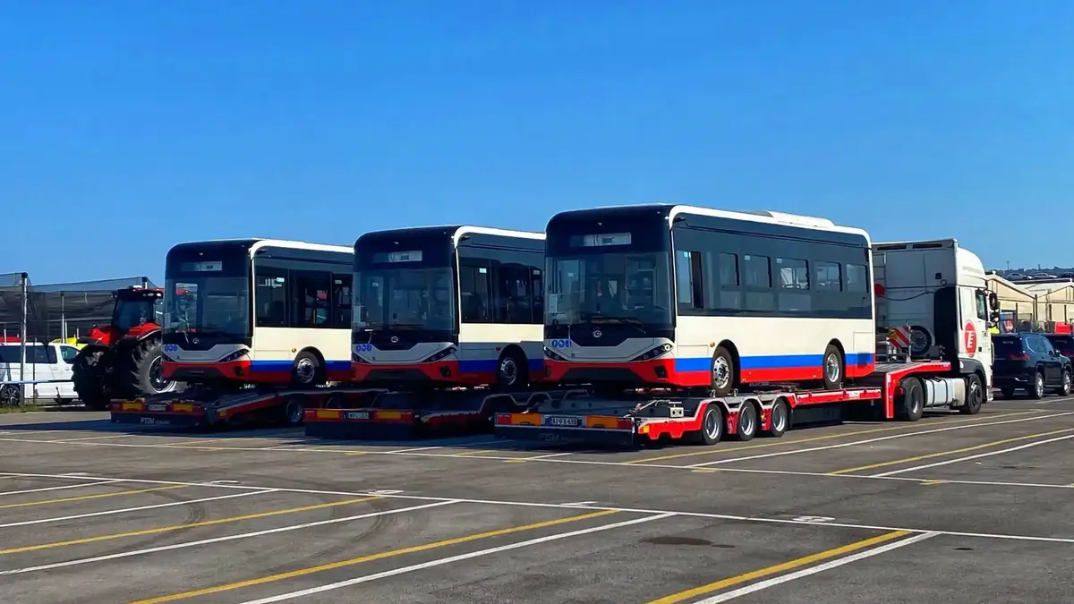 paparatsi zasnialy v uhorshchyni dyvovyzhni elektrobusy 1 2354 5