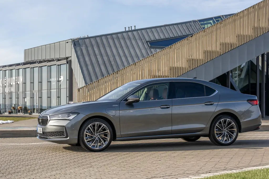 skoda superb iv laurin klement6 resize
