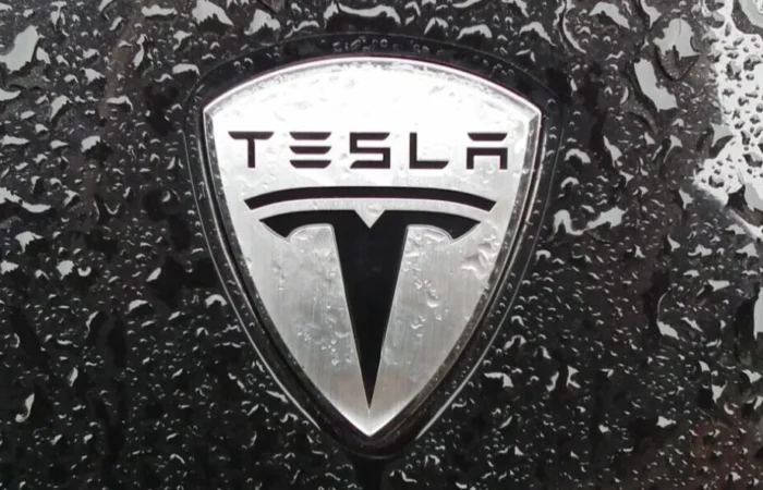 tesla motors logo badge scaled e1758093659835 1184x592 1