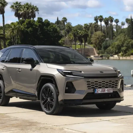 toyota rav4 hev74 resize