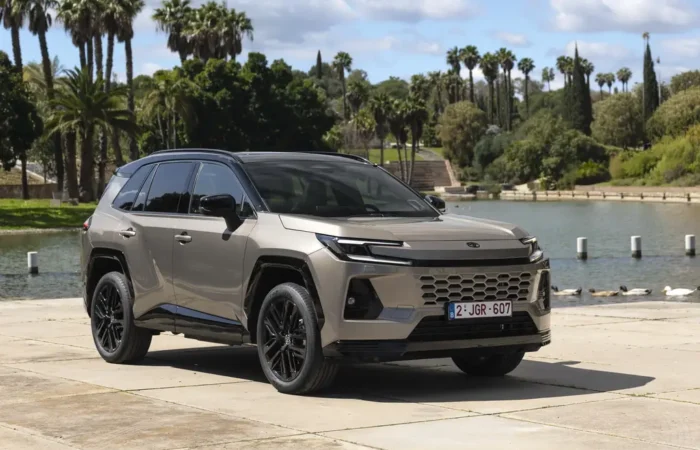 toyota rav4 hev74 resize