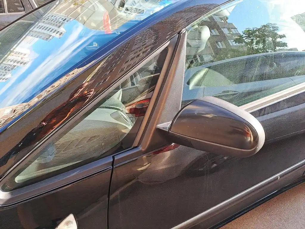 u kyievi pomicheno ridkisnyi kupe kabriolet vid pininfarina 2 2475 4