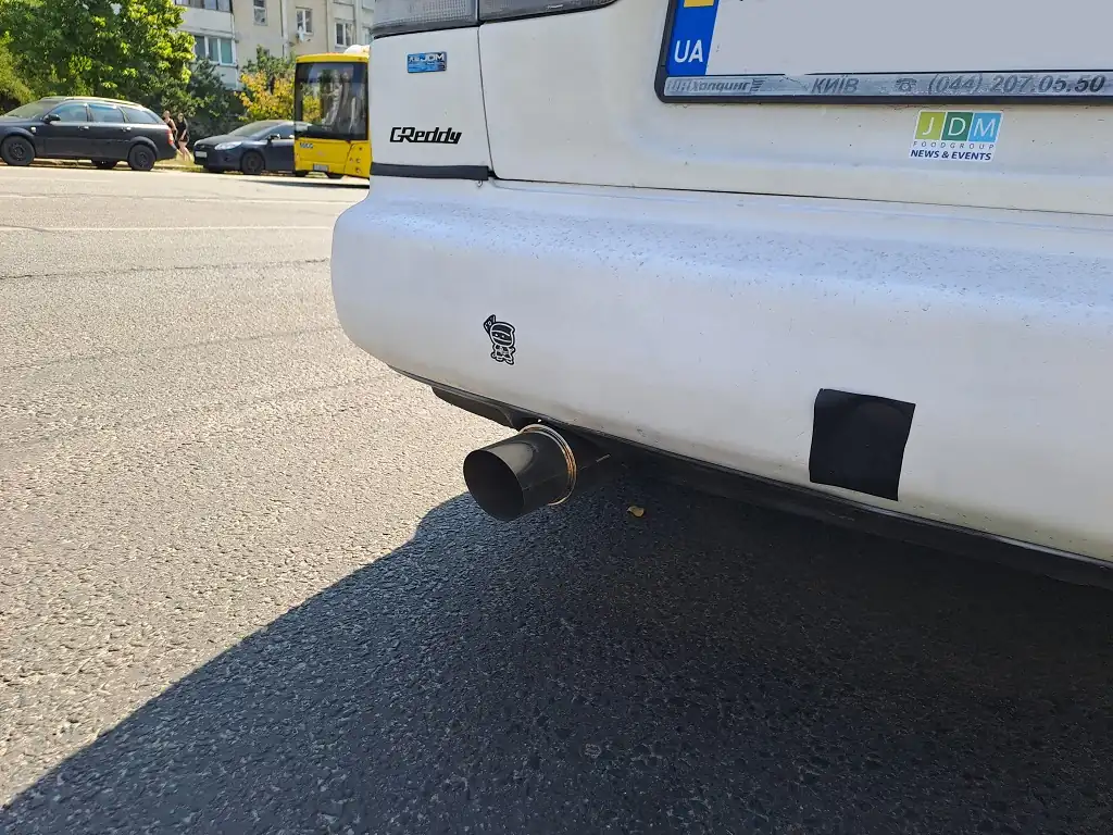 u kyievi pomicheno subaru legacy u nezvychainomu tiuninhu 6 2373 13