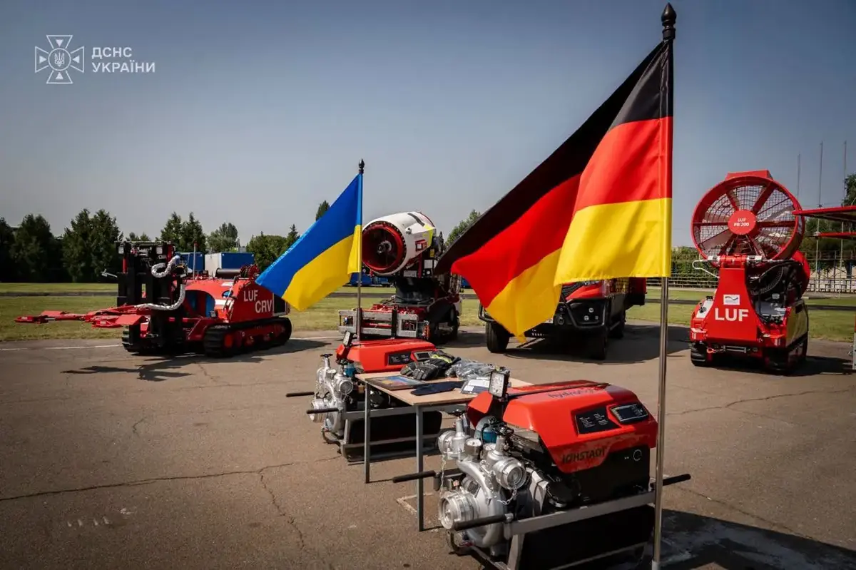 ukrainski riatuvalnyky otrymaly vid nimetskykh partneriv 20 odynyts avtomobilnoi ta robotyzovanoi tekhniky 2 2414 3