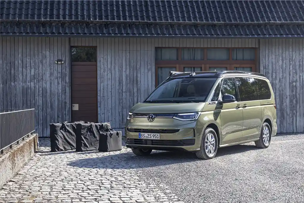 volkswagen hotuie svitovu premieru odrazu dvokh kemperiv 11 2416 8