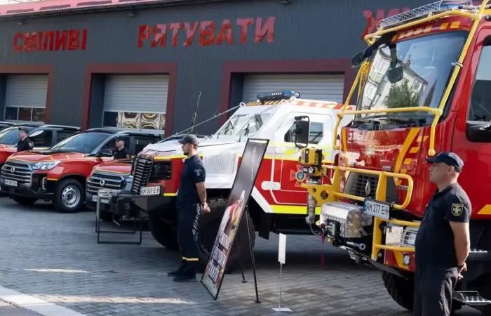 zhytomyrski riatuvalnyky otrymaly novi pozhezhni avtomobili 2350 1