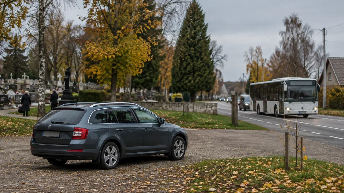 Kapinių kelionei 4 asmenims suskaičiavau degalus, bilietus ir parkavimą: automobilis pigesnis 2,26 €